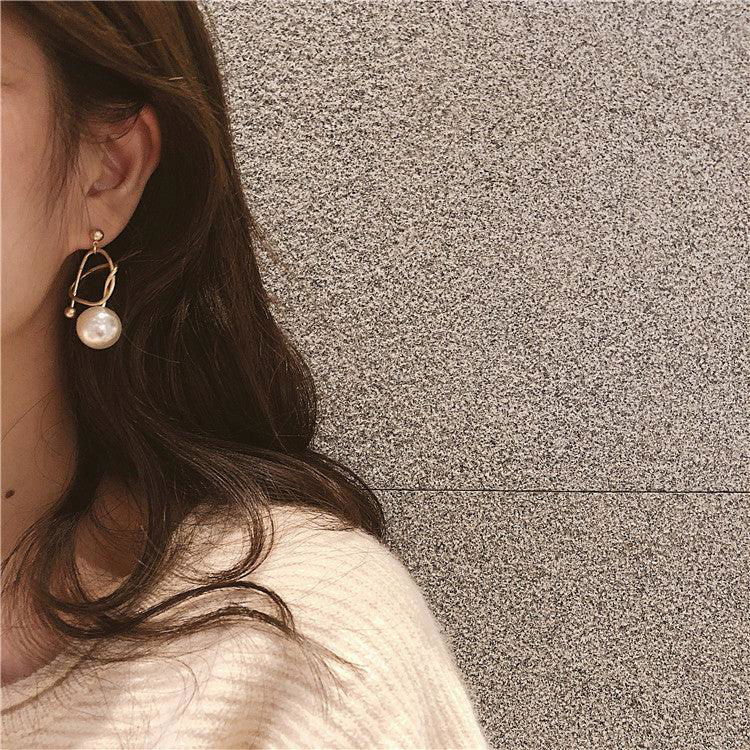 Metal winding personalized pearl earrings - Jewelry Trends USA