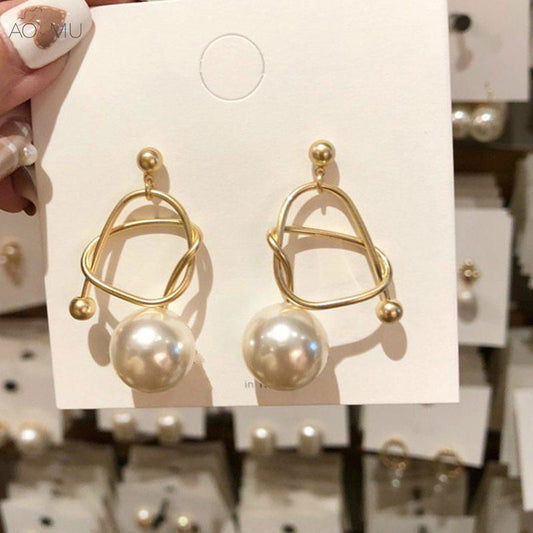 Metal winding personalized pearl earrings - Jewelry Trends USA