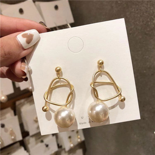 Metal winding personalized pearl earrings - Jewelry Trends USA
